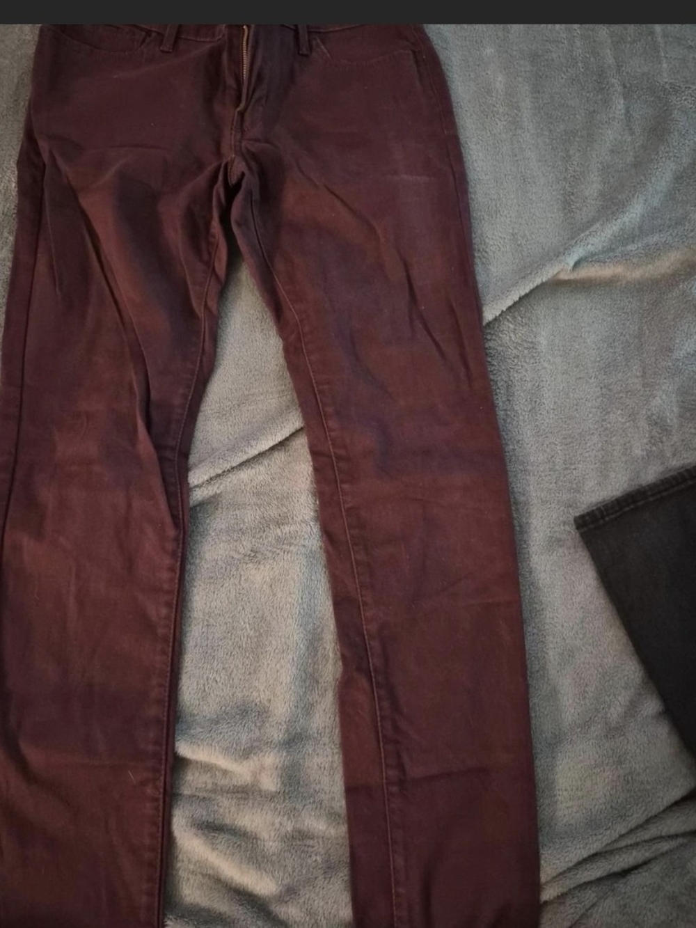 Women’s Skinny Jeans in Deep Burgundy